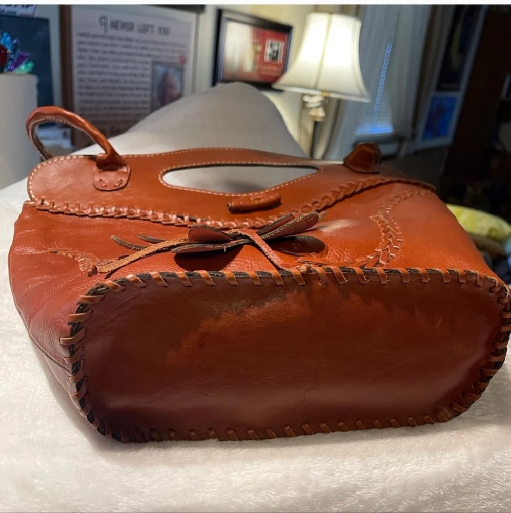 Floral Stitch Applique Tote 🌼 - Picture 13 of 16